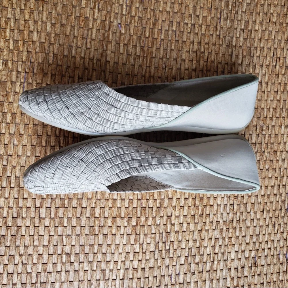 Tahari Kara Women US 7M Nude Flats